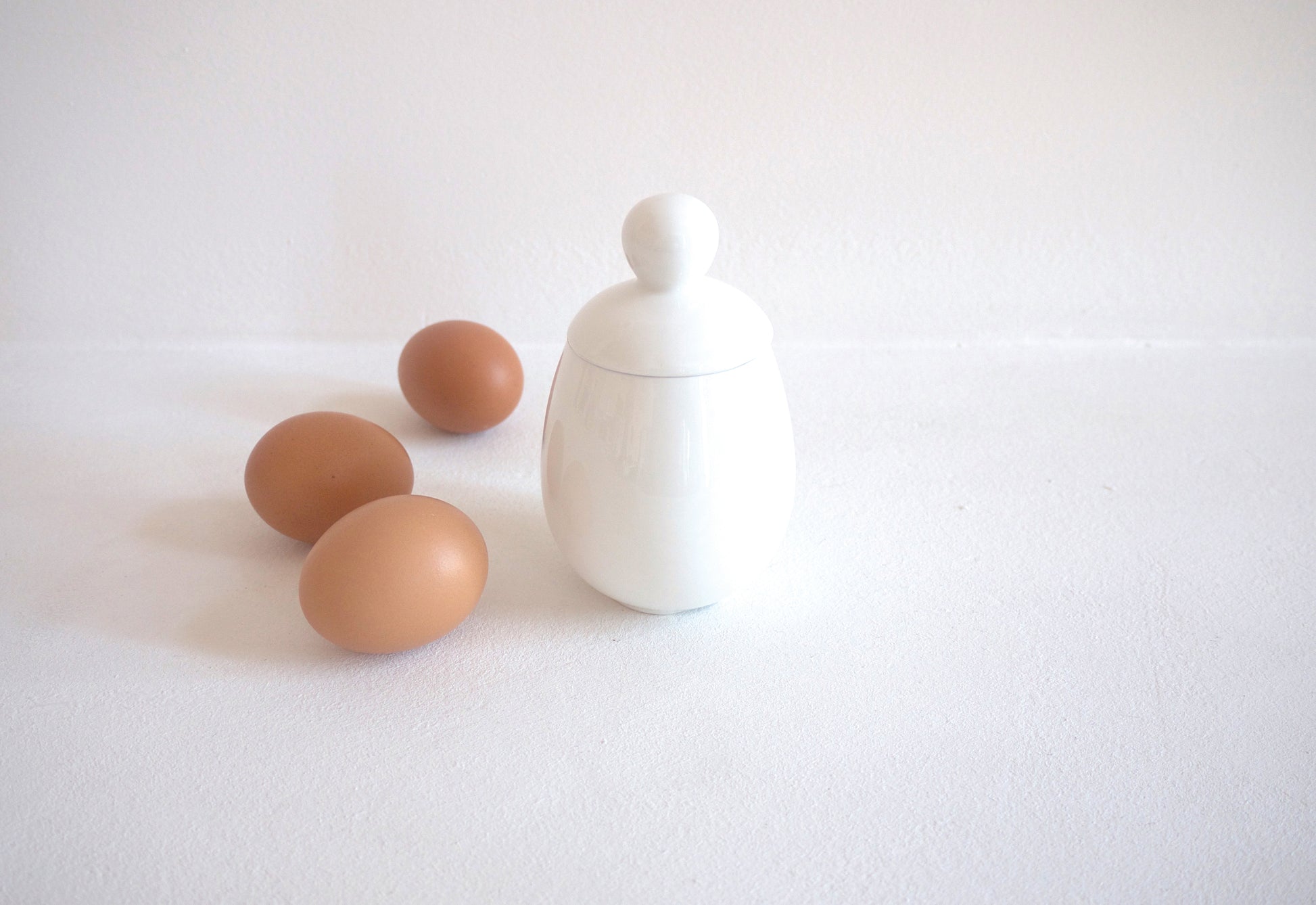 AggCoddler Henrik Porcelain Multi-Purpose 2-Piece Gourmet Egg Cooker Set - AggCoddlerUSA